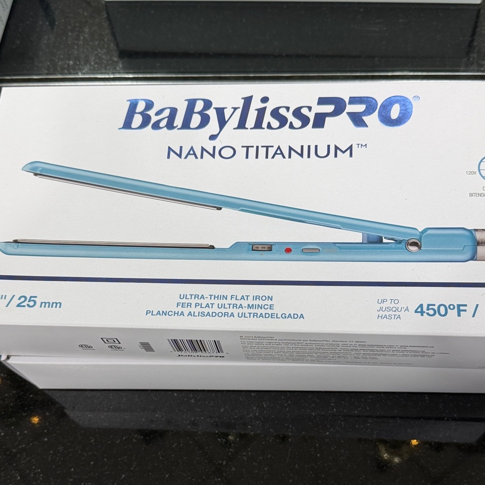 NWT Babyliss Pro Nano Titanium Flat Iron